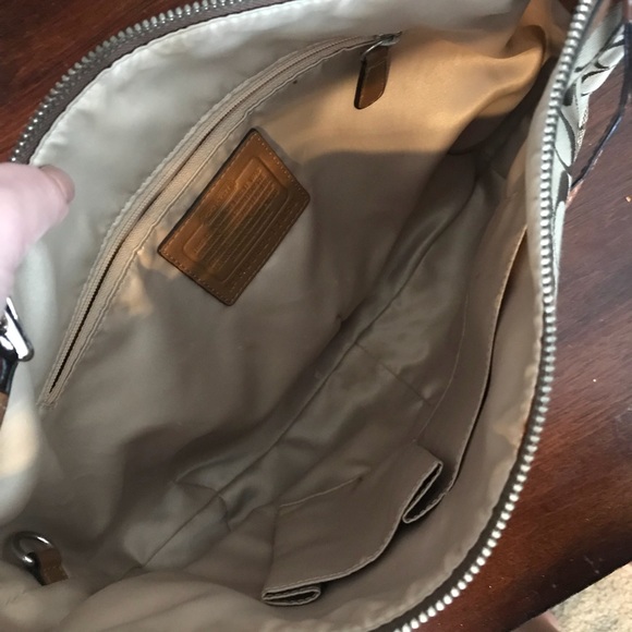 EUC classic coach purse - Picture 4 of 6